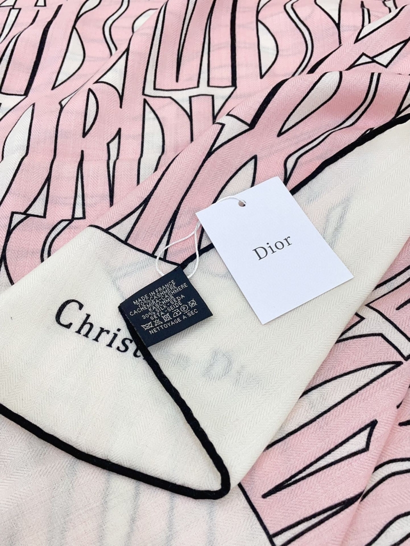 CHRISTIAN DIOR